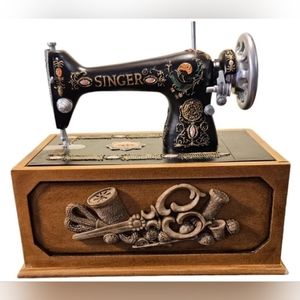 Singer Sewing Kit Mini Storage Box Wood Replica Display 7.5" w/ Supplies UNUSED